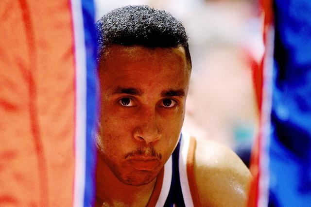 吹杨12+15老鹰4连胜送鹈鹕9连败 绿军大胜热火