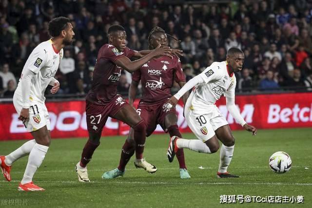 库里末节伤退德罗赞33+8 公牛险胜勇士3连胜