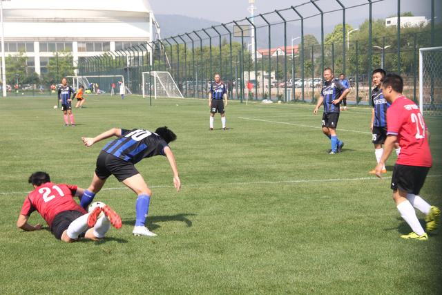 胡明轩20+8广东胜宁波 孙铭徽32分广厦负四川