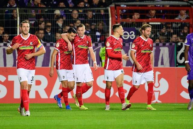 骑士险胜篮网开季11连胜 文班24+16马刺负爵士